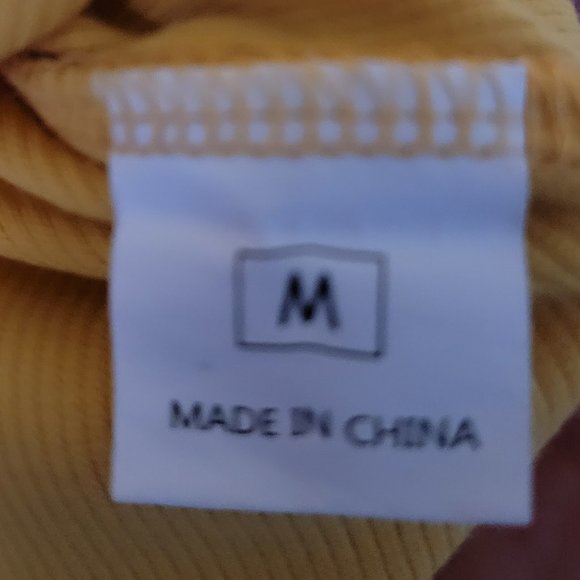 Bright Yellow Asymmetric Button Stretch Tee Size Medium Unbranded - Picture 3 of 9